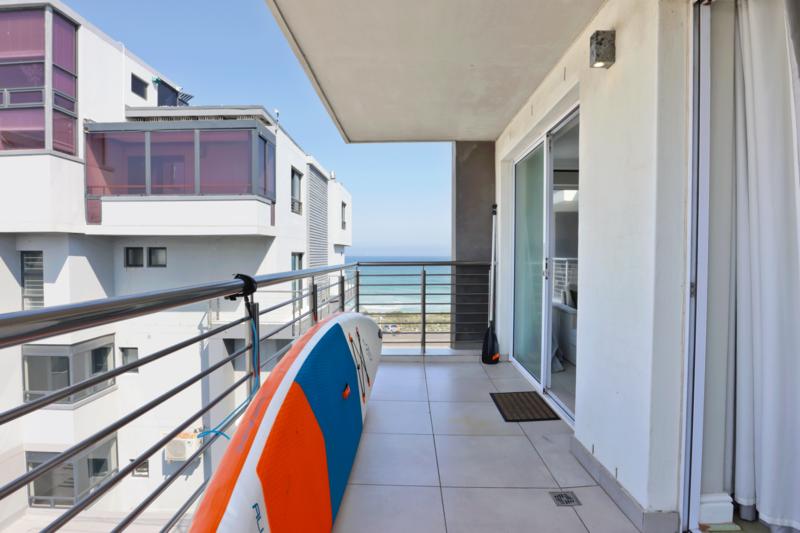 2 Bedroom Property for Sale in Bloubergstrand Western Cape